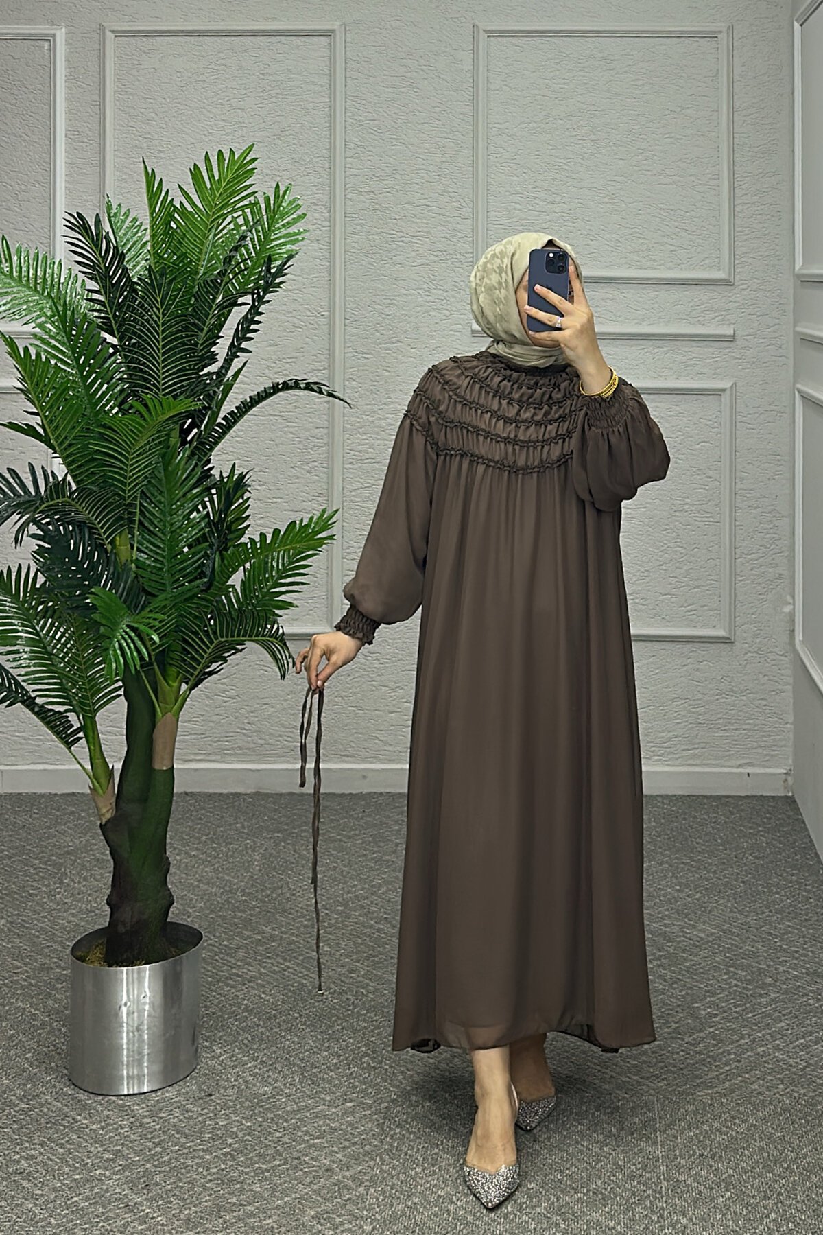 Kahve Rengi Piraye Elbise