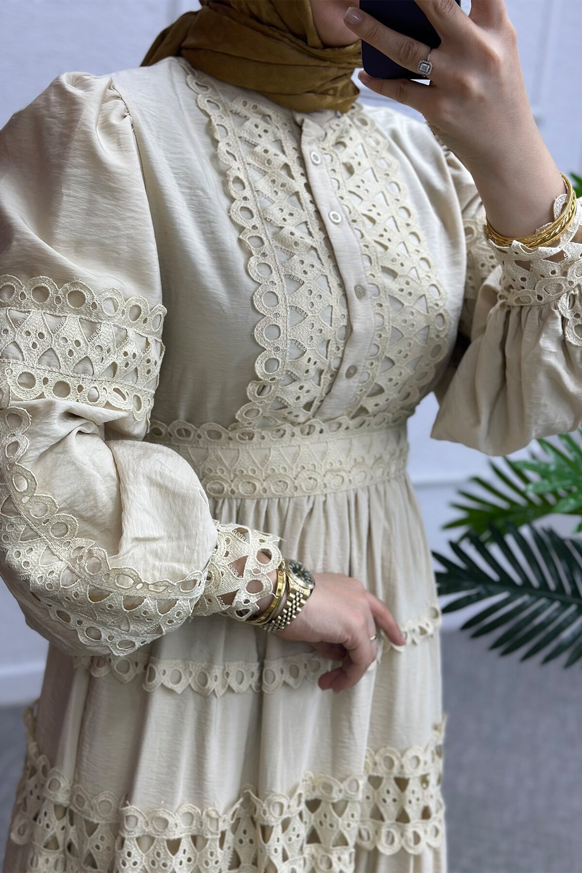 Krem Selly Etekli Takım