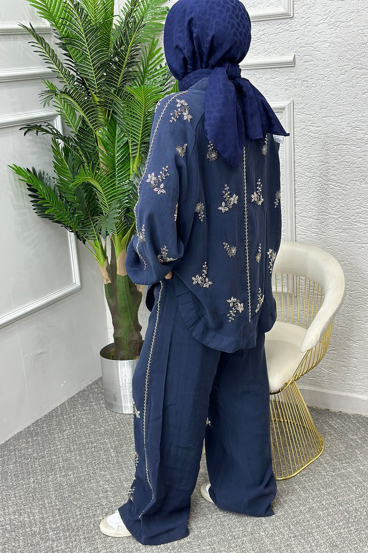 Lacivert İşlemeli Takım