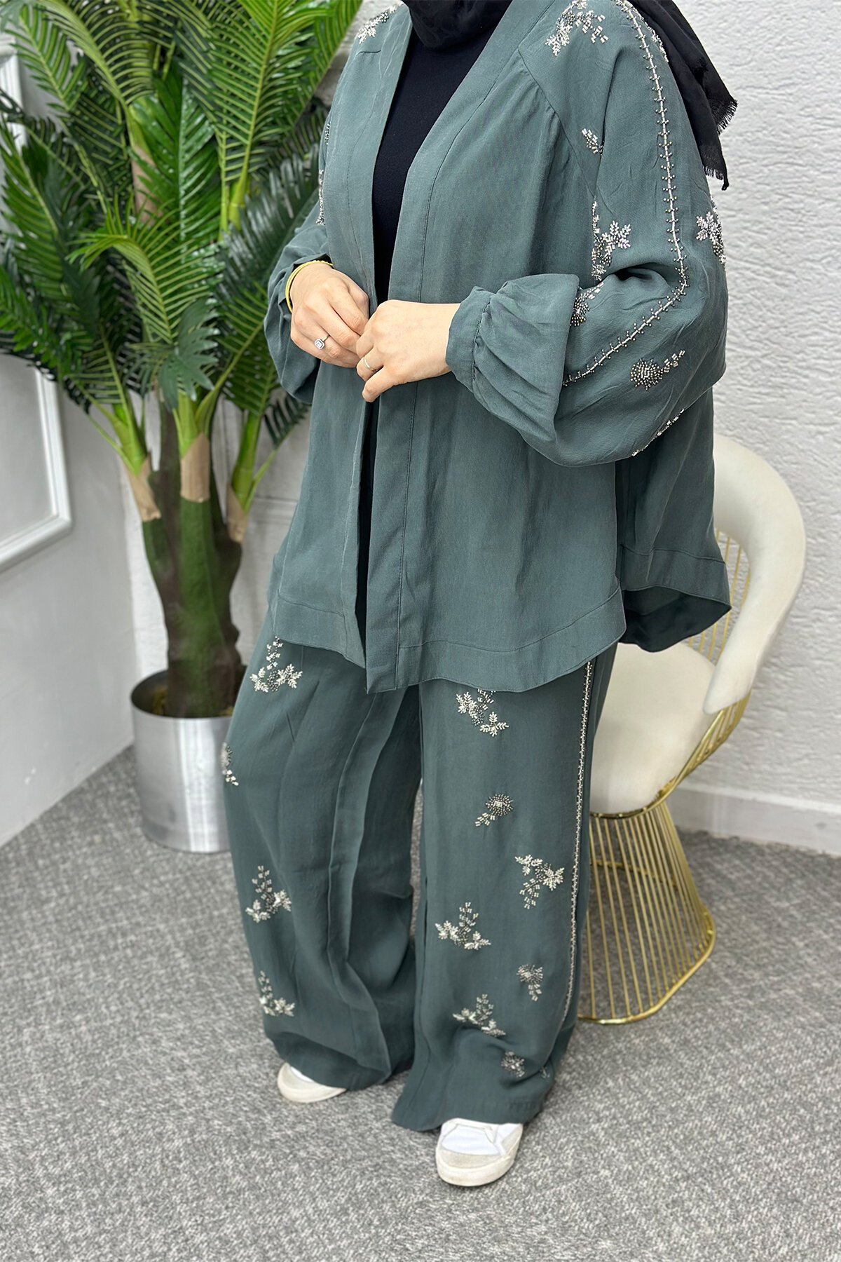 Petrol Yeşili İşlemeli Takım