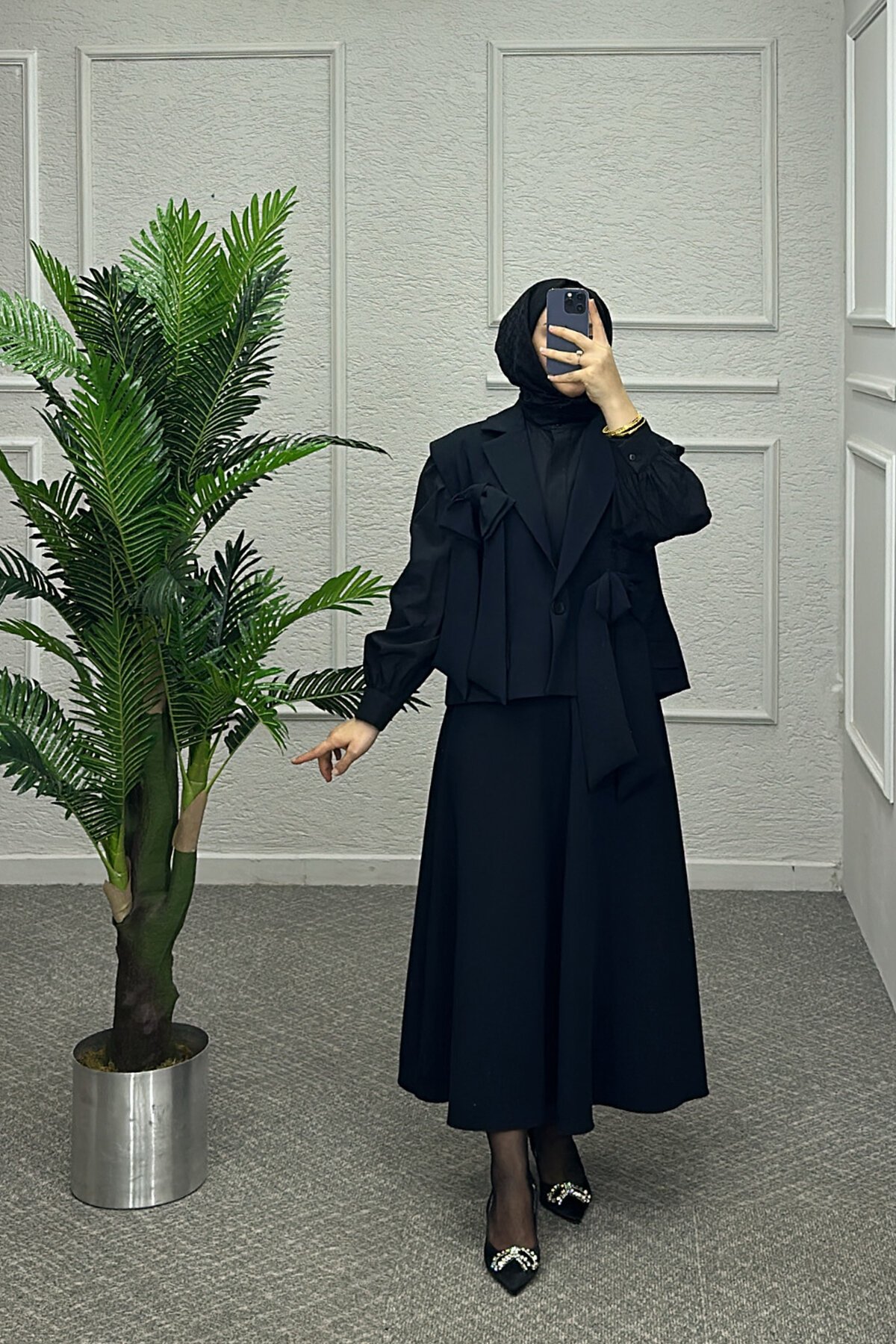 Siyah Fiyonk Etekli Takım